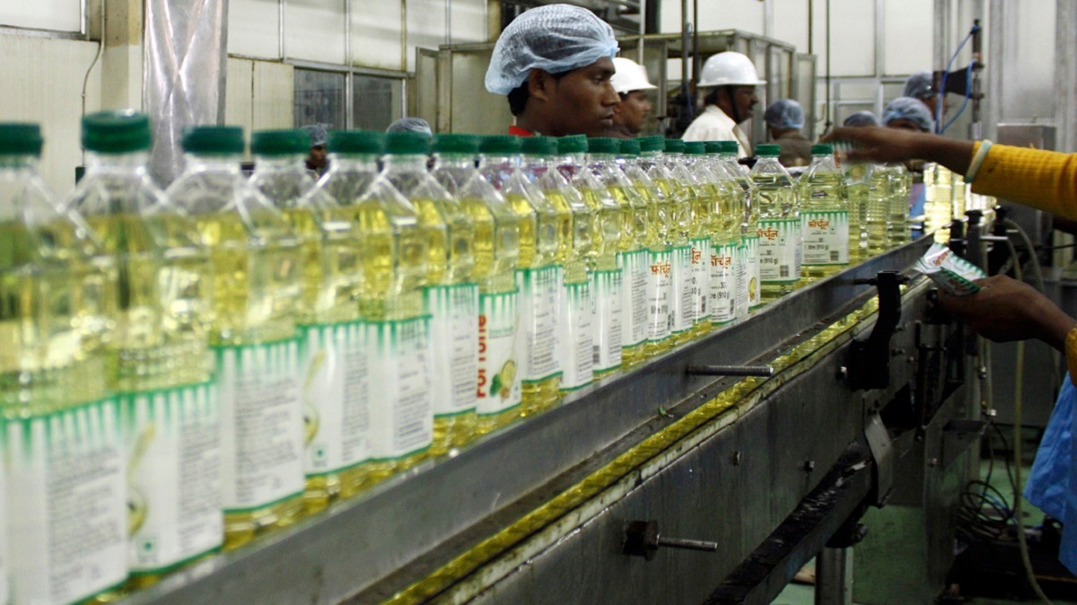 Jumbotail, Adani Wilmar, counterfeit products, FIR, raid, Fortune oil, law enforcement