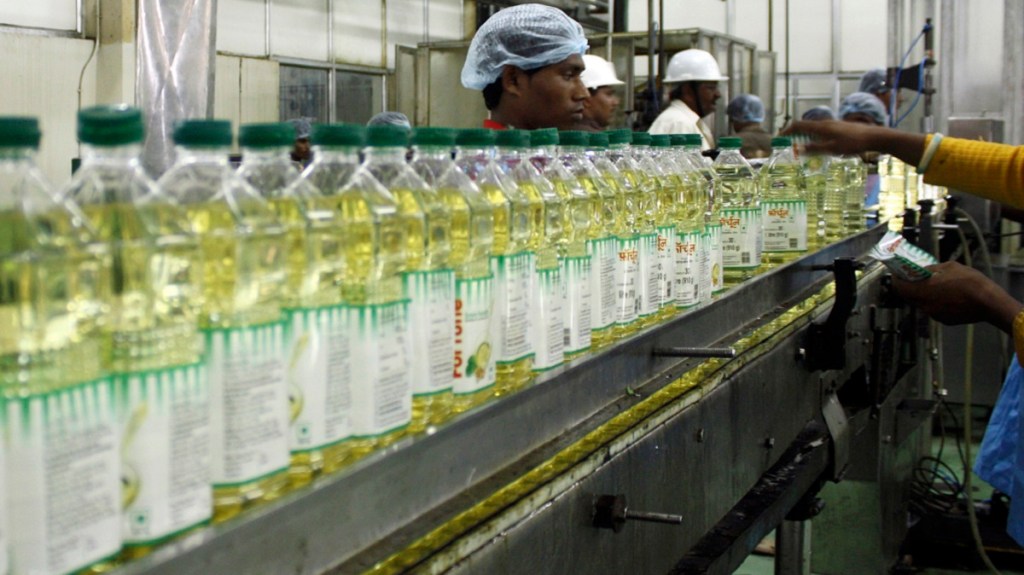 Jumbotail, Adani Wilmar, counterfeit products, FIR, raid, Fortune oil, law enforcement Jumbotail, Adani Wilmar, counterfeit products, FIR, raid, Fortune oil, law enforcement