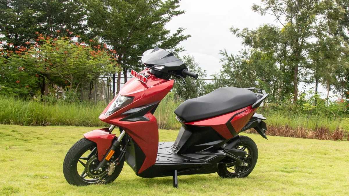 simple one electric scooter simple one electric scooter