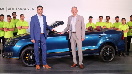 The mechatronics students undertook a car project and converted a Škoda Rapid into a cabriolet.