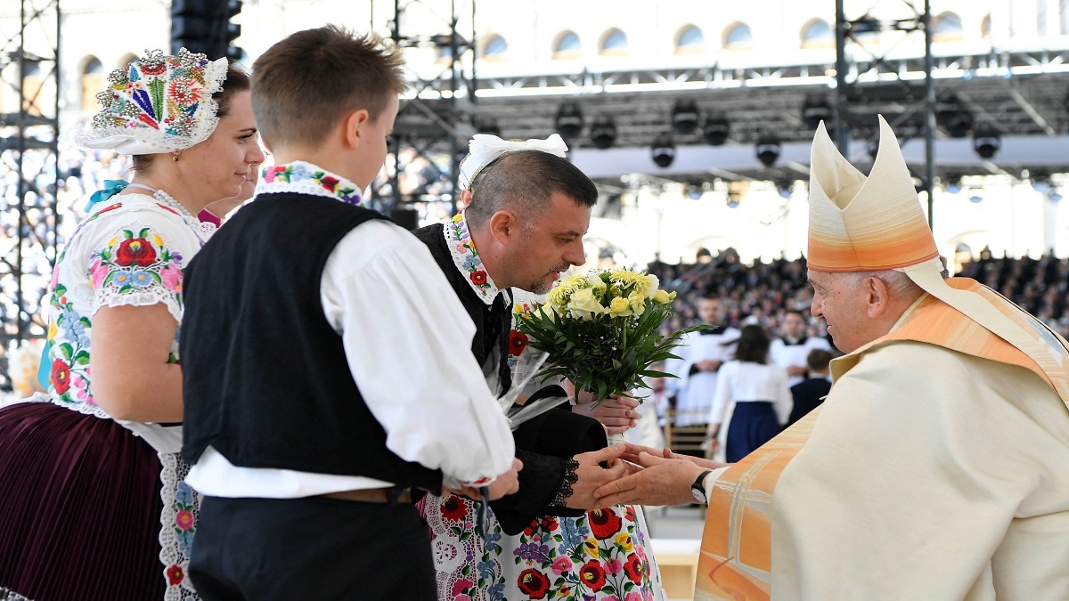 pope francis, hungary