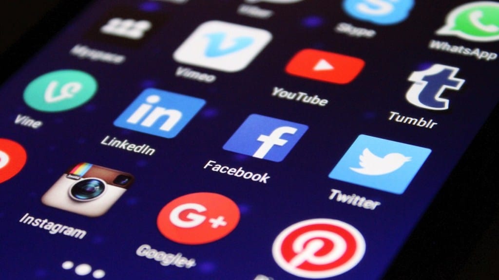 social media platforms facebook, youtube, instagram, twitter, ott platforms, digital media platforms, social media influencers, youtube influencers, cait, traders body, confederation of all india traders