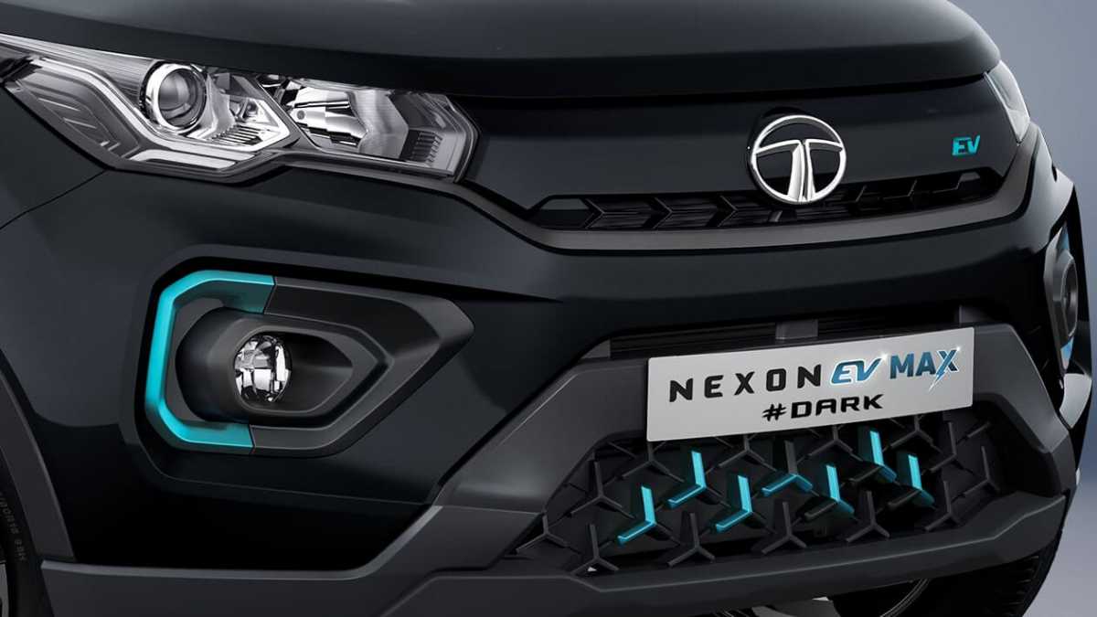Similar to the other Dark Edition SUVs, the Nexon EV gets its exterior finished in all black.