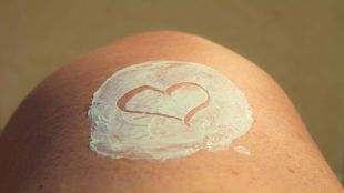 Sunscreen, sunscreen benefits, anti sunscreen movement, skincare, health news, wellness news,