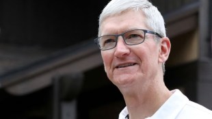 Apple CEO Tim Cook gives priceless reaction at seeing Macintosh Classic machine after opening first India store in Mumbai