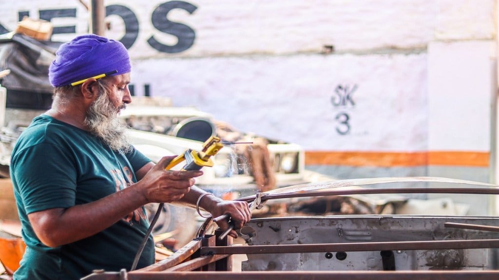 micro enterprises, micro and small businesses, msmes, parliamentary panel committee, rajy sabha, tiruchi siva, parliamentary panel report on msmes, udyam registration portal, msme turnover
