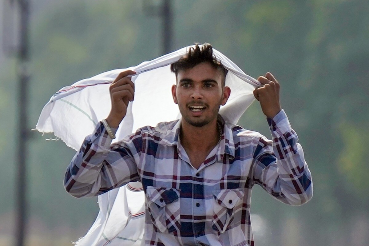 IMD officials said that a fresh western disturbance could bring relief from the hot weather conditions from May 24 with light rain and cloudy weather expected for three to four days. (PTI photo)