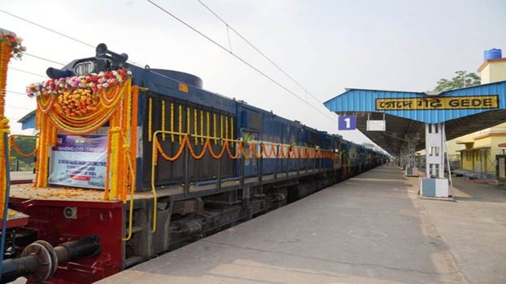 indo bangla, indo bangla relations, india bangladesh rail link, indian railways, bangladesh railways, india-bangla rail link, indo-bangla railway network, supply of locomotives to bangladesh, supply of Broad Gauge locomotives,
