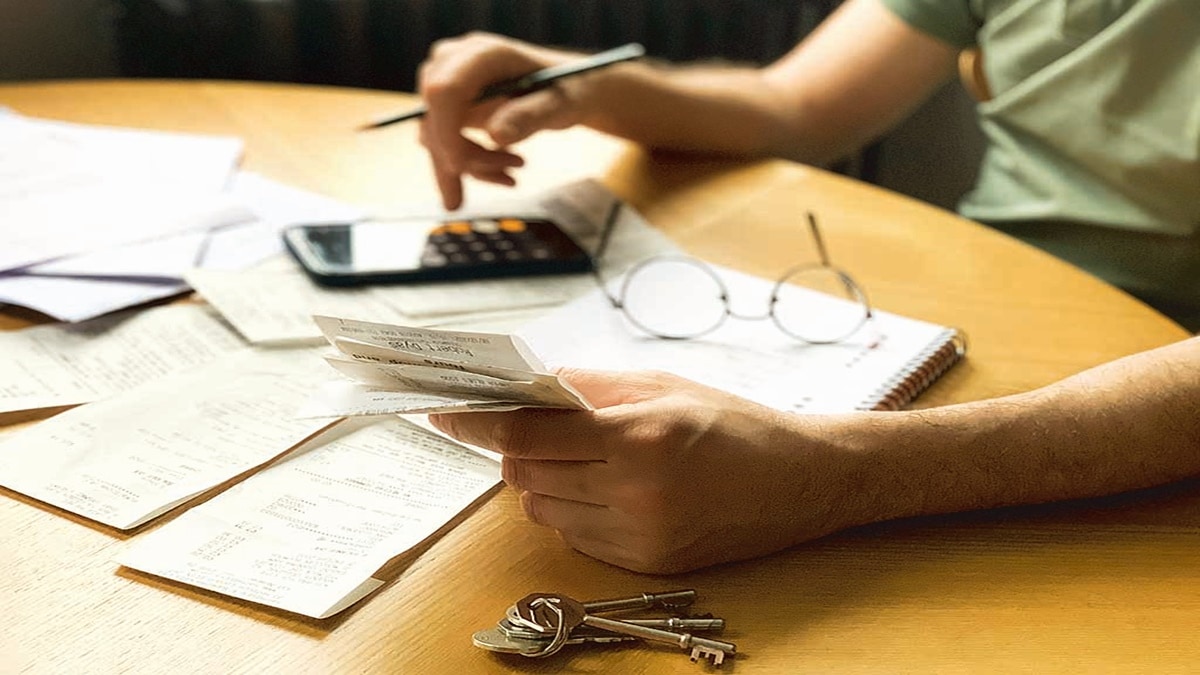 debt trap, finance management, emergency fund, life insurance,