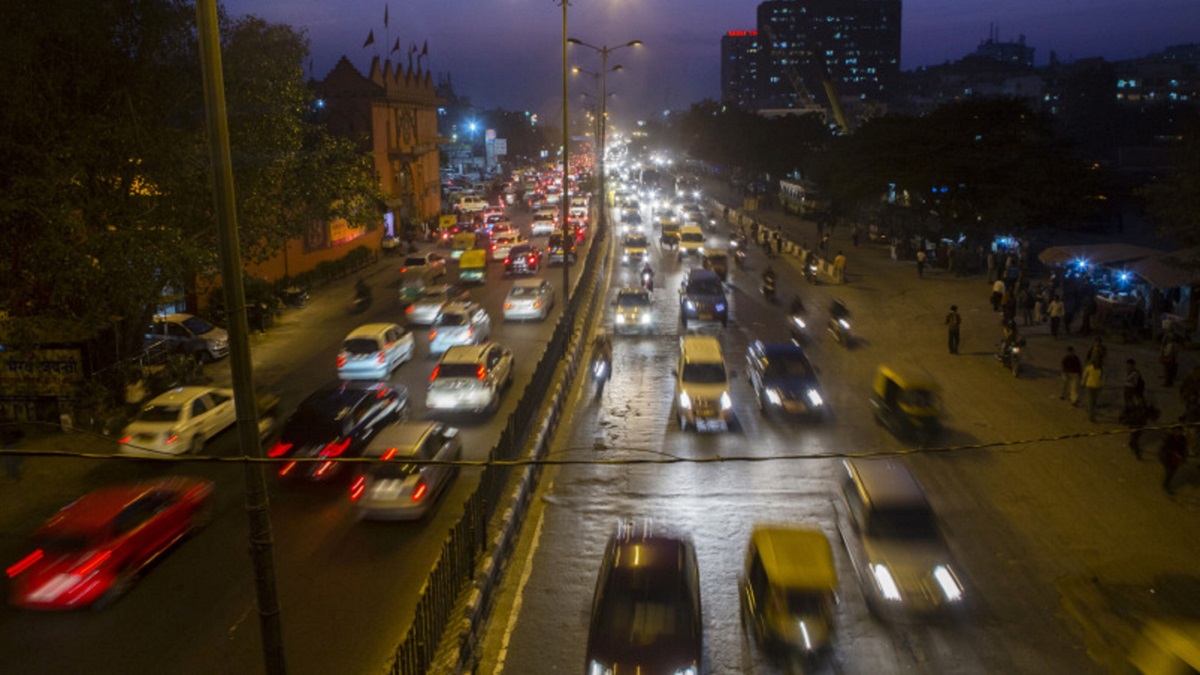 Uber, Blusmart, electric vehicles, funding, valuation, investors, Indian market, revenue Uber, Blusmart, electric vehicles, funding, valuation, investors, Indian market, revenue