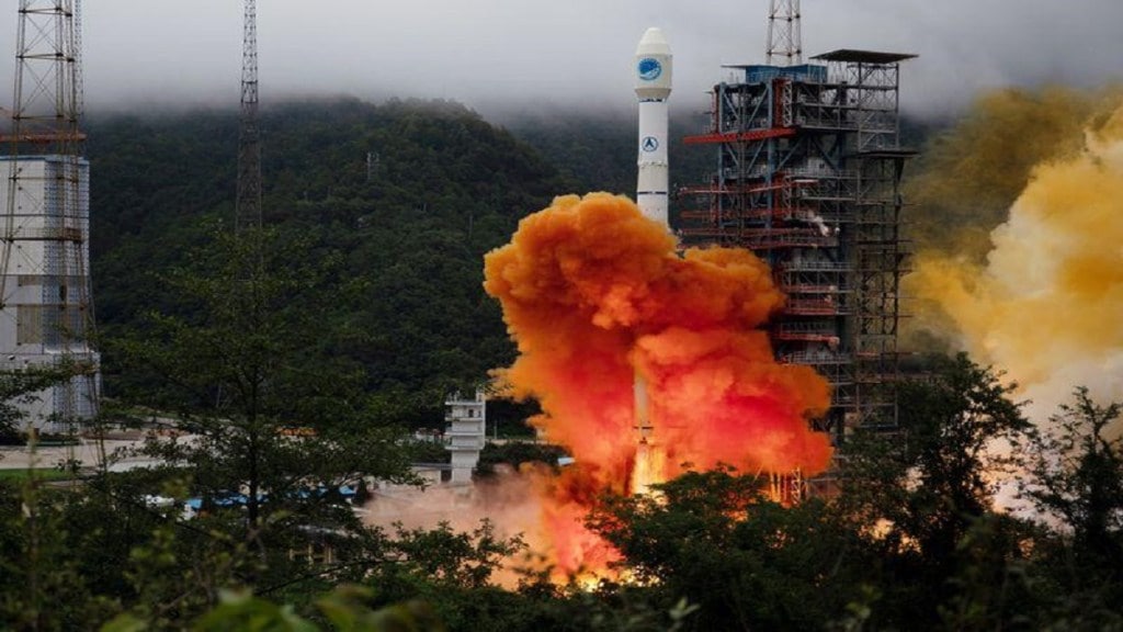 China puts final satellite into orbit against rival GPS network