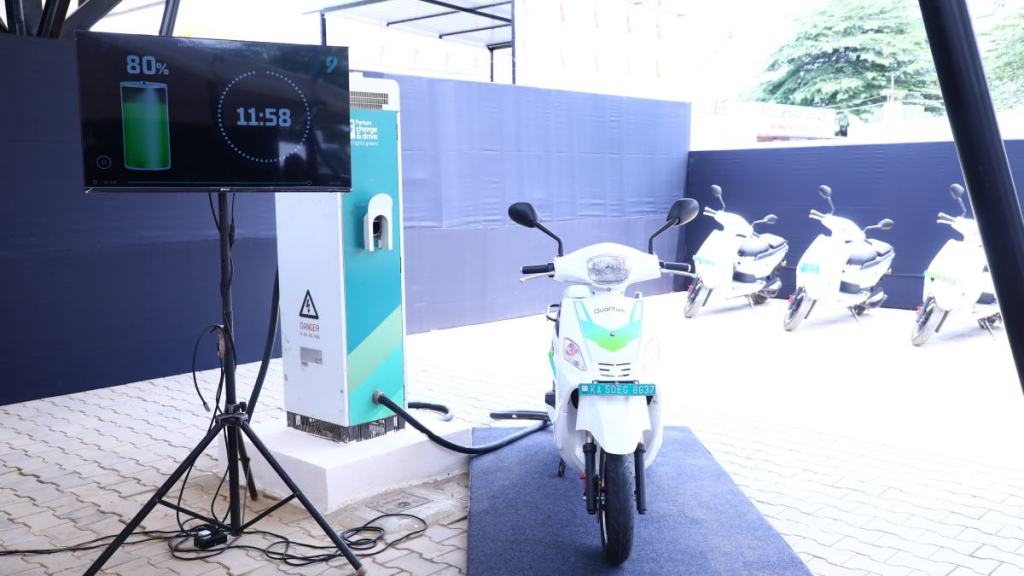 Electric 2-Wheeler – Bzinesslite InstaCharged by Log9