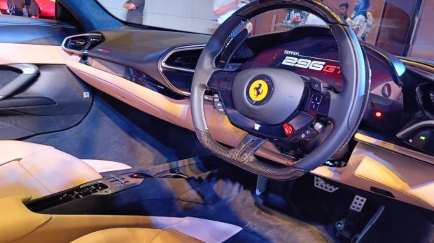 ferrari 296 gts features