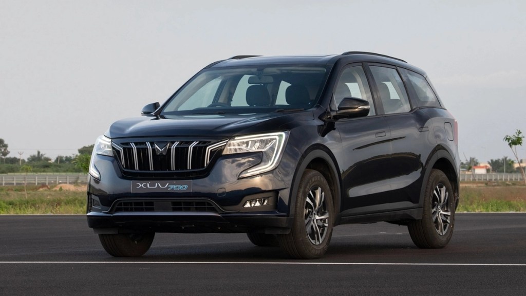 Mahindra-XUV700 (1)