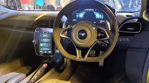 mclaren artura features