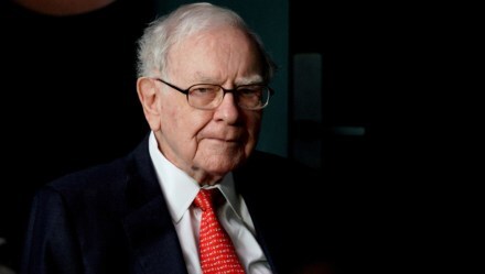 Warren Buffett, bankers, depositors, bank deposits, FDIC, central bankers, regulators