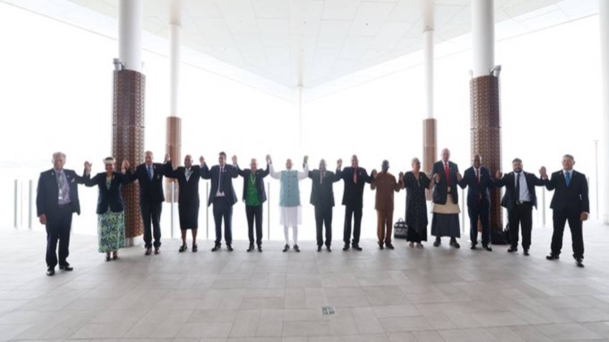 PM modi with Pacific island leaders PM modi with Pacific island leaders