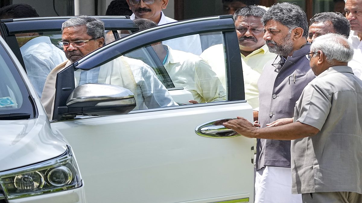 DK Shivakumar, Siddaramaiah