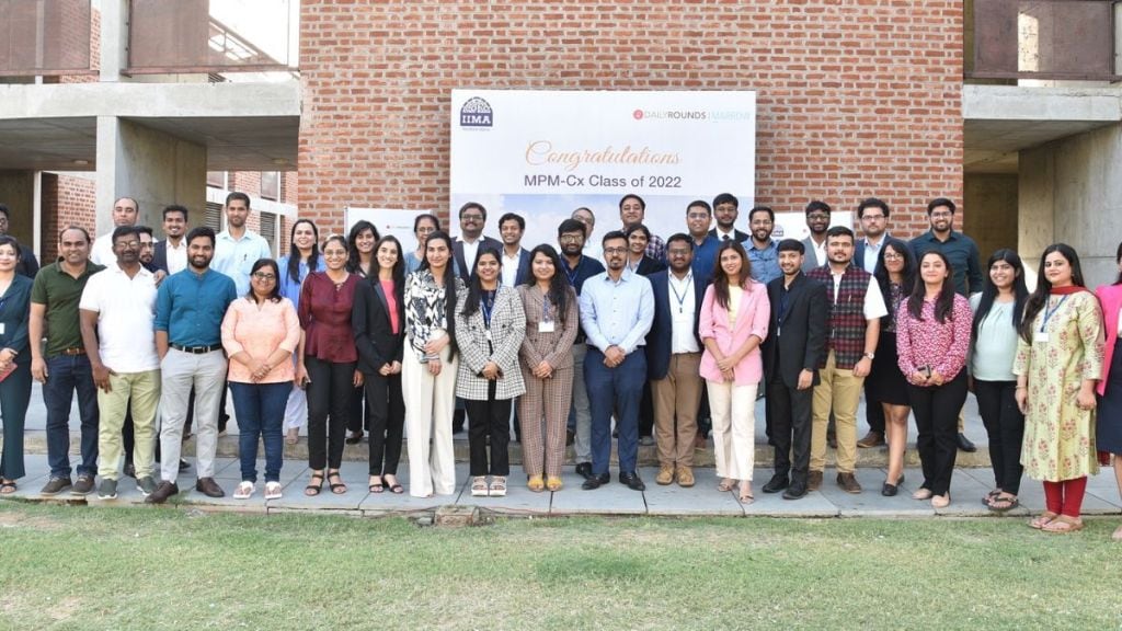 The programme aims to bridge the gap between medical professionals and management experts.
