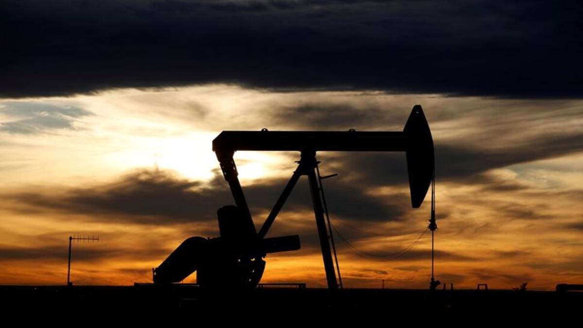 Crude oil dips on demand worries after unexpected US crude build ...