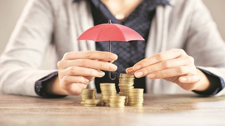 Mutual Funds vs Fixed Deposits: Which is a better investment option for middle-age investors? Mutual Funds vs Fixed Deposits: Which is a better investment option for middle-age investors?