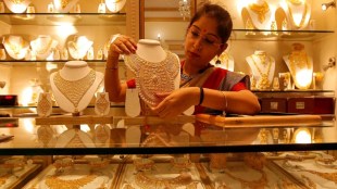 organised jewellery industry, growth, ICRA, revenue growth, domestic inflation, wedding demand, retail expansion, operating margin, profitability, inventory