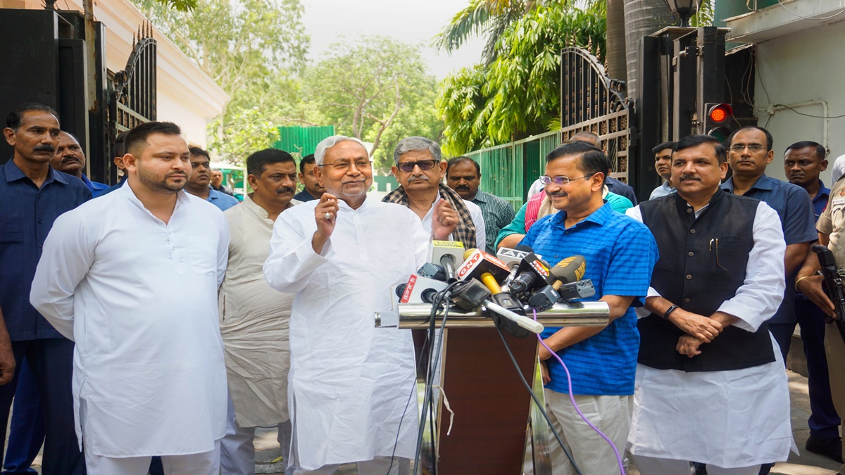 Nitish Kumar, Kejriwal, AAP, Nitish Kejriwal meet, Tejashwi Yadav Nitish Kumar, Kejriwal, AAP, Nitish Kejriwal meet, Tejashwi Yadav