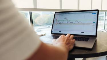 The platform will also have a live trading floor where students will be taught about the fundamentals of trading with real-time market analysis.