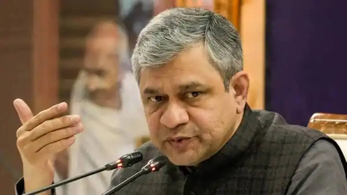 Apple 'hacking' alert: IT minister says probe ordered, hits out at 'compulsive critics' Apple 'hacking' alert: IT minister says probe ordered, hits out at 'compulsive critics'