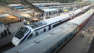 Vande Bharat, Indian Railways, Railways, Nizamuddin railway station, Railway guards, Infrastructure