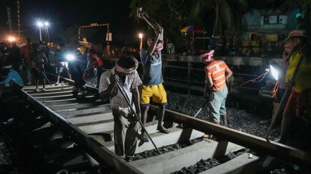 odisha, odisha train accident, odisha train accident reason, odisha train hadsa, odisha news, train accident, train accident news, train accident today, train accident news odisha, train accident in india, train accident restoration, train accident restoration work, train service resume, train service resumed on chennai-howrah route, rail traffic,