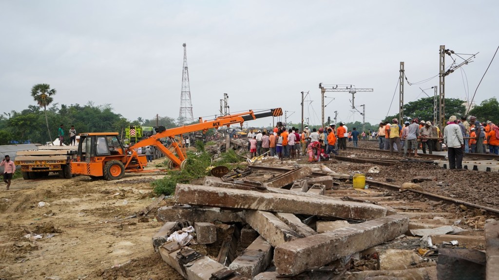 odisha train accident, odisha train accident latest news, odisha train accident reason, odisha train accident cuses, odisha train hadsa, odisha accident,
