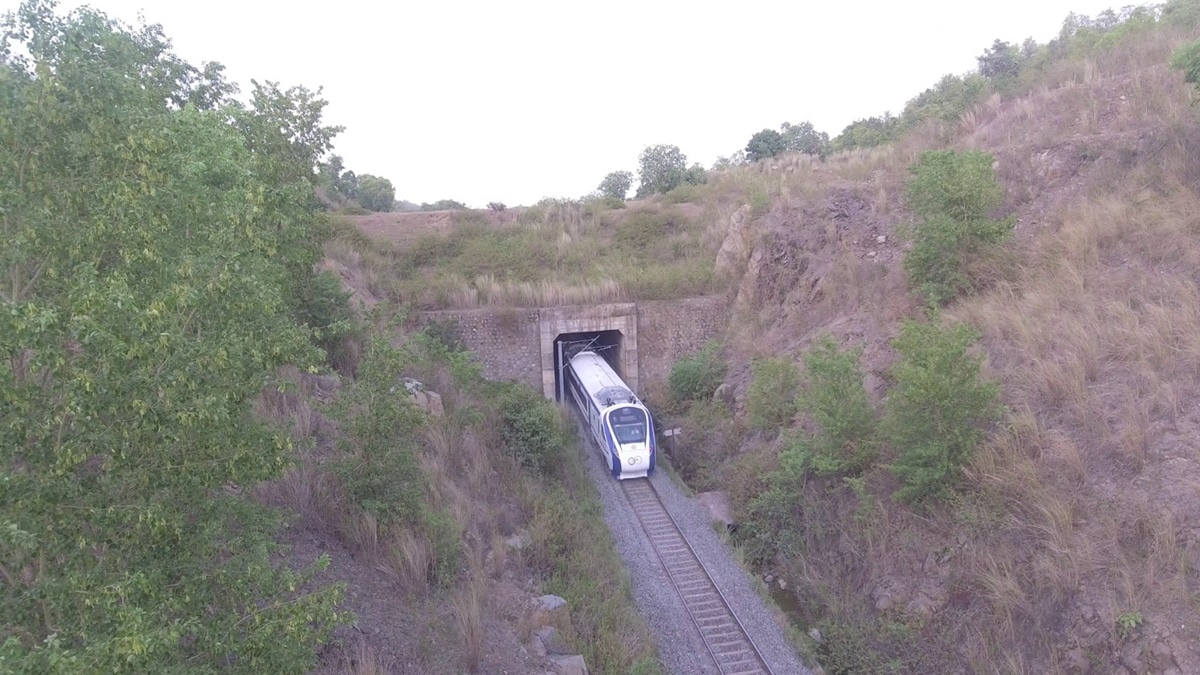 Vande Bharat Express, Vande Bharat Express route, Vande Bharat Express speed, Vande Bharat Express ticket price, Vande Bharat Express route map, patna ranchi Vande Bharat Express, patna ranchi Vande Bharat Express timing, Vande Bharat Express between patna and ranchi, patna ranchi Vande Bharat Express stoppages, Vande Bharat Express news, patna-ranchi Vande Bharat Express halts, patna ranchi patna Vande Bharat Express frequency, patna ranchi Vande Bharat Express timetable,