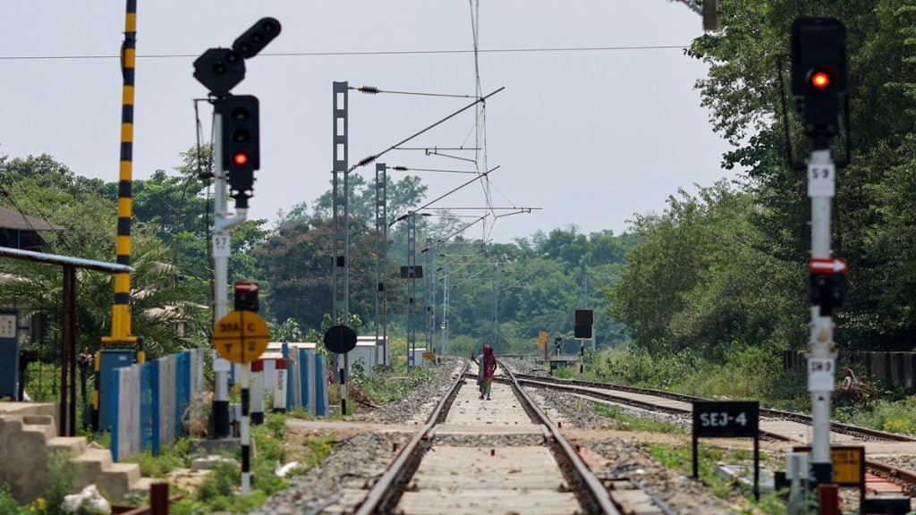 expenditure on railway safety, expenditure on railway safety in india, expenditure on railway lines, expenditure on track renewals in india, indian railways CAG report, CAG Derailment report, indian railways, odisha rail accident, balasore train accident, odisha train accident, odisha triple train accident,
