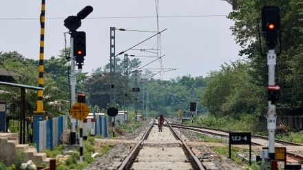 expenditure on railway safety, expenditure on railway safety in india, expenditure on railway lines, expenditure on track renewals in india, indian railways CAG report, CAG Derailment report, indian railways, odisha rail accident, balasore train accident, odisha train accident, odisha triple train accident,
