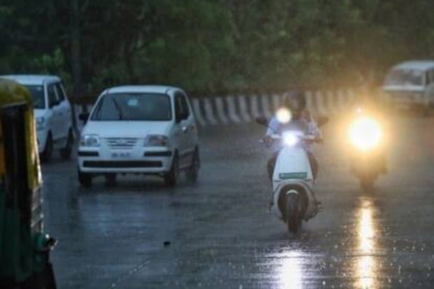 A minimum temperature of 23.8 degrees Celsius was recorded today morning. (Image: Express/Abhinav Saha)