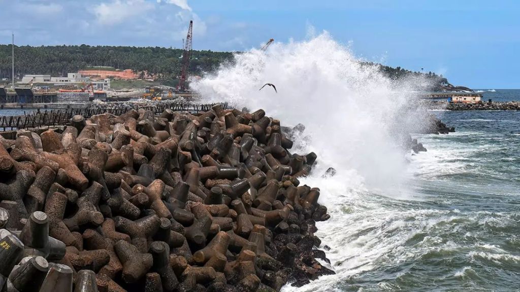 Cyclone Biparjoy (1)