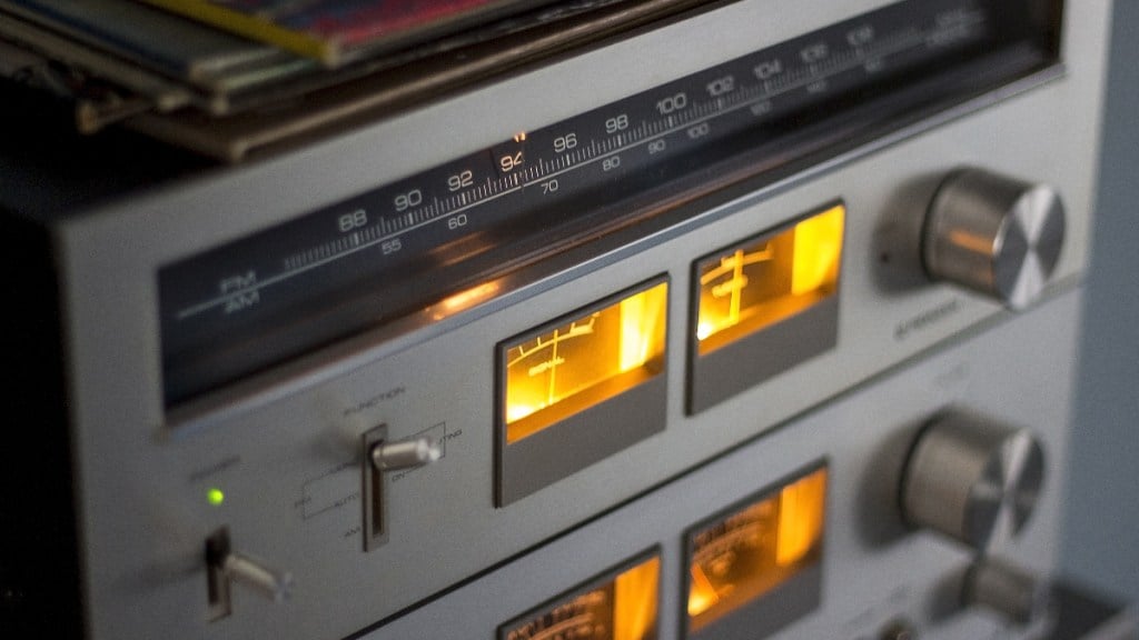 Services was the leading sector in radio advertising with a 34% share of ad volumes