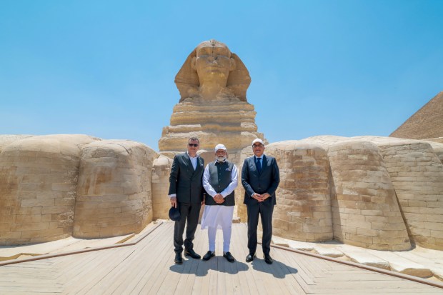 PM Modi poses with Egyptian Prime Minister Mostafa Madbouly in front of the Great Sphinx of Giza. (Image: PTI)