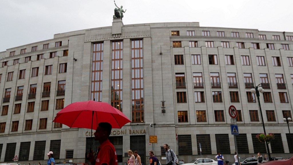 Czech Republic, monetary easing, household consumption, unemployment, rate hikes, recession, rate cuts, cheaper loans
