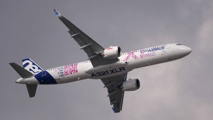 paris air show, air show, paris, airbus, a220 aircraft, indigo, airbus se, airlines, aviation, aircraft, airline industry, jets, jetliners, rolls-royce, air india