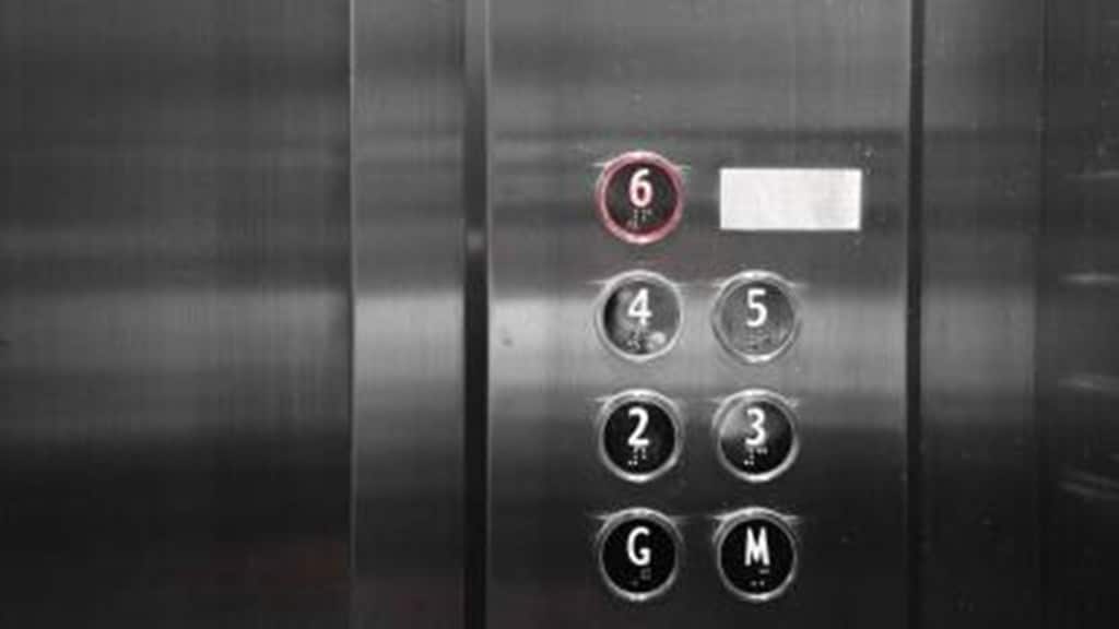 Mumbai elevator crash