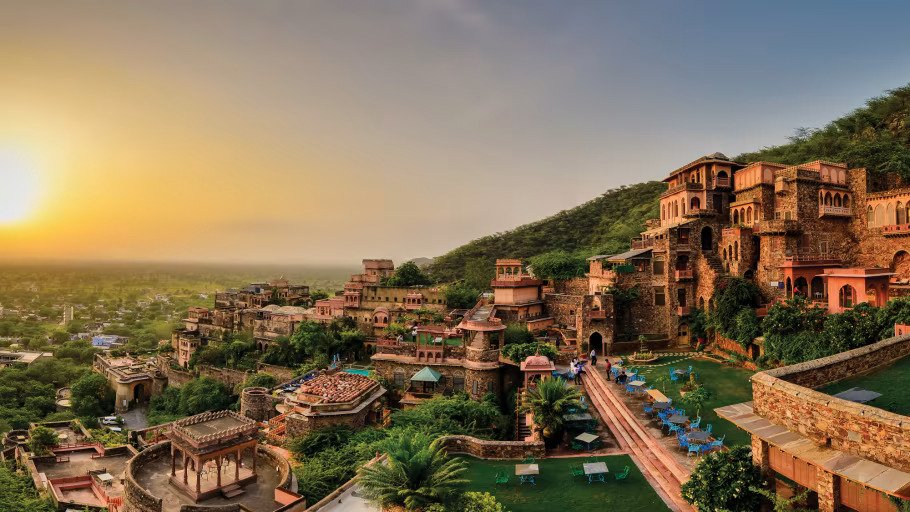 Source: Pinterest/Neemrana hotels