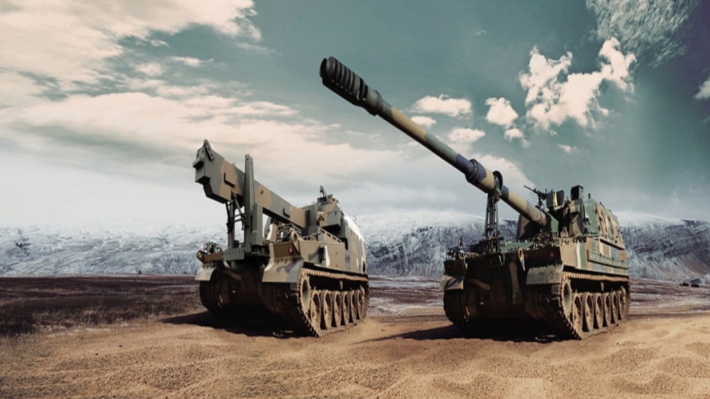 Hanwha's k9-thunder-sph-artillery-system k10-ammunition-resupply-vehicle