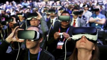Poeple wearing mixed reality headset