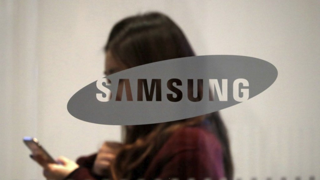 Ex Samsung executive accused of stealing company info