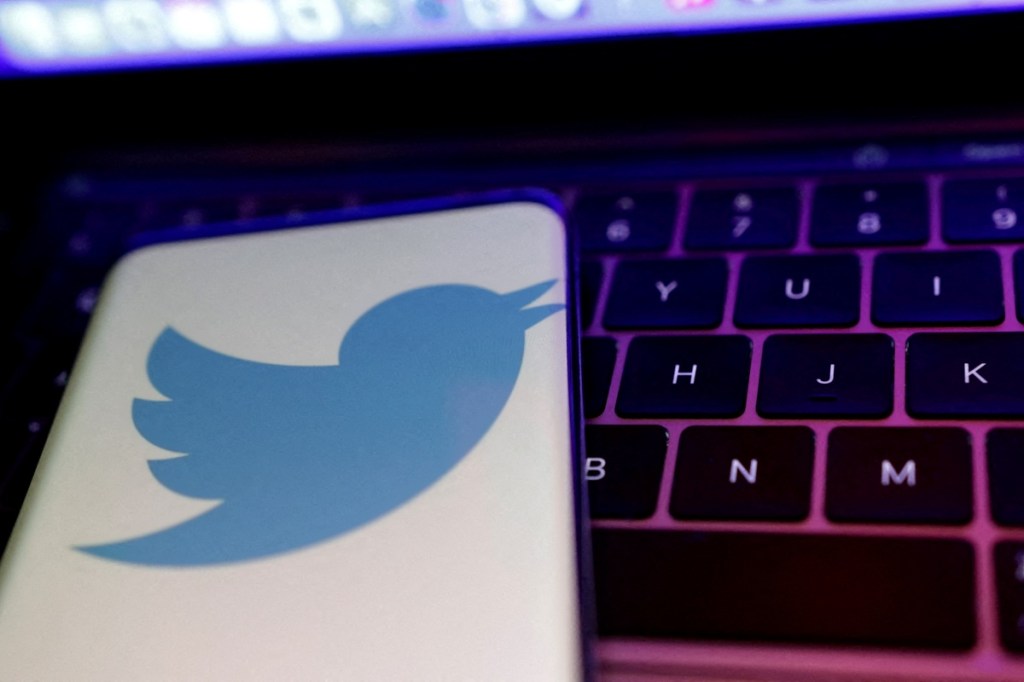 Twitter said to be restricting direct messages to nudge users into paying for Blue service: Details