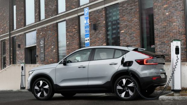 volvo c40 recharge battery specs