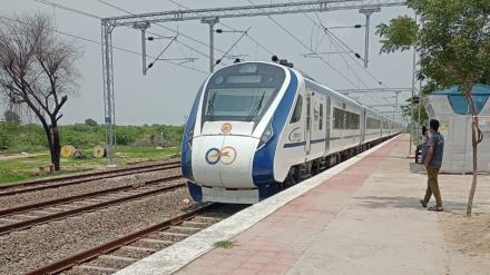 Jodhpur-Ahmedabad Sabarmati Vande Bharat Express, Jodhpur-Ahmedabad Sabarmati Vande Bharat Express inaugural run, Jodhpur-Ahmedabad Sabarmati Vande Bharat Express inaugural operation, Jodhpur-Ahmedabad Sabarmati Vande Bharat Express inaugural timing, Jodhpur-Ahmedabad Sabarmati Vande Bharat Express inaugural run timings, Jodhpur-Ahmedabad Sabarmati Vande Bharat Express inaugural run operation, Jodhpur-Ahmedabad Sabarmati Vande Bharat Express inaugural run stoppage, Jodhpur-Ahmedabad Sabarmati Vande Bharat Express commercial service, Jodhpur-Ahmedabad Sabarmati Vande Bharat Express commercial run,