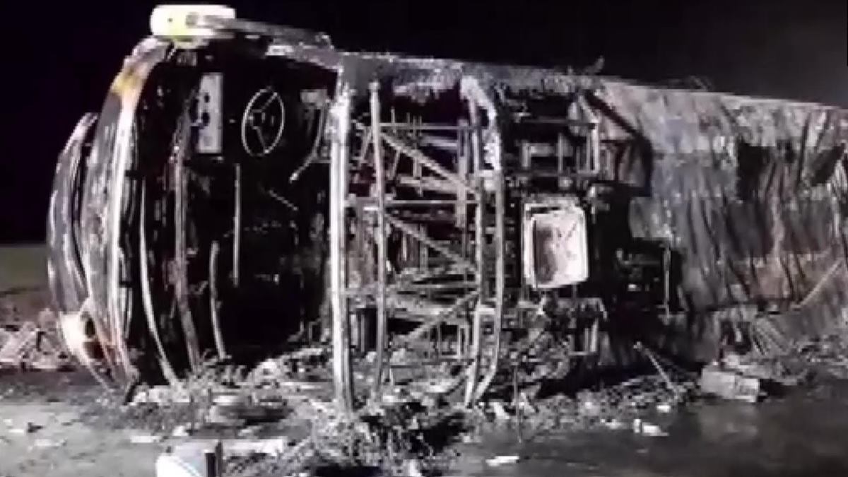 25 bus passengers dead after vehicle catches fire on Samruddhi ...